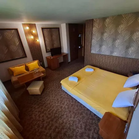 Korona Hotel 3*